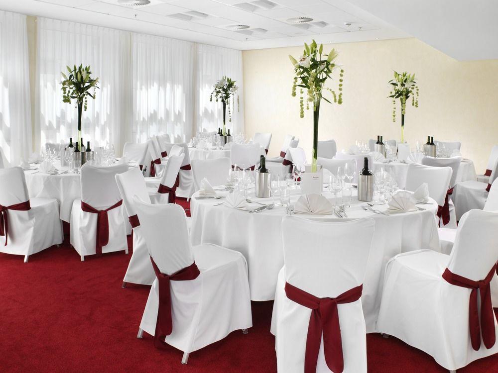 Cologne Marriott Hotel Restoran foto A wedding reception