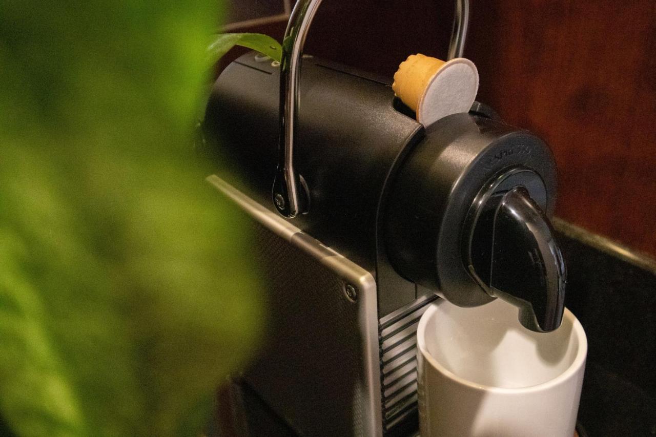 Cologne Marriott Hotel Bagian luar foto A Nespresso machine