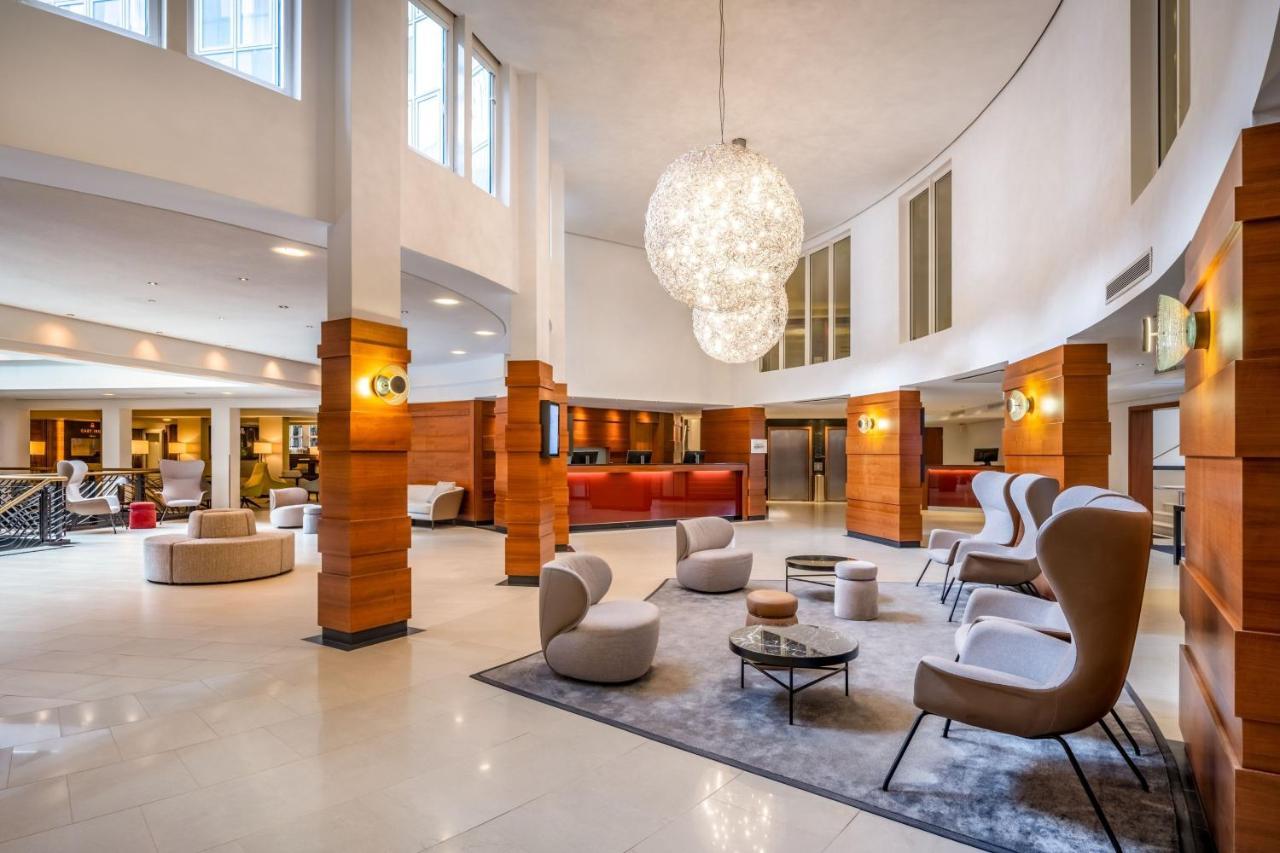 Cologne Marriott Hotel Bagian luar foto The lobby of the hotel