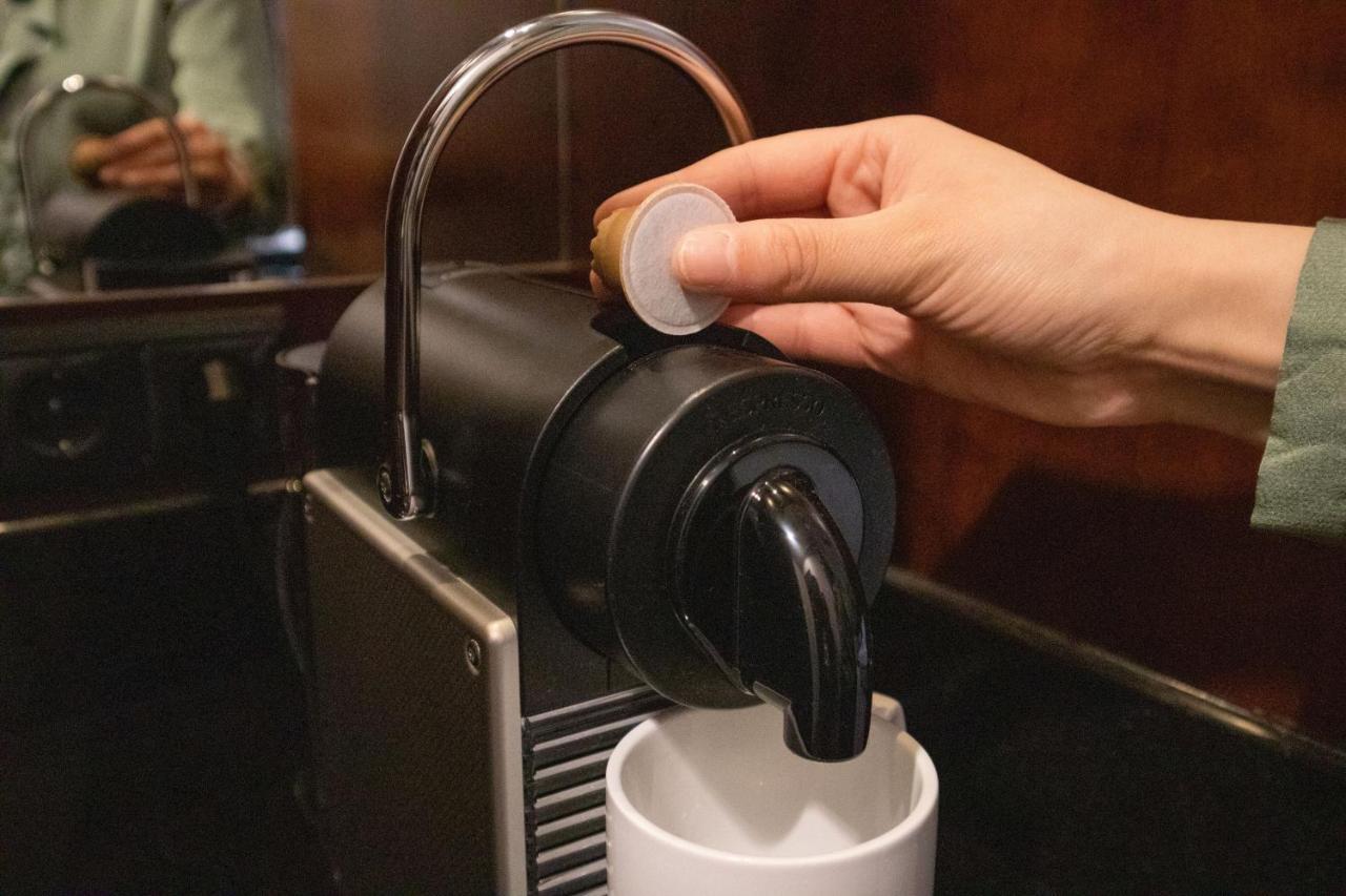 Cologne Marriott Hotel Bagian luar foto A Nespresso machine