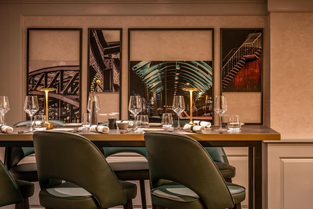 Cologne Marriott Hotel Bagian luar foto The Wine Bar