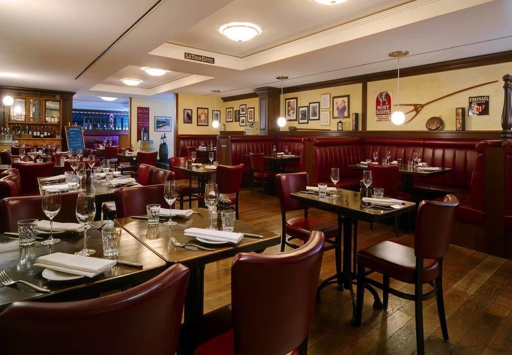 Cologne Marriott Hotel Bagian luar foto Interior of the restaurant
