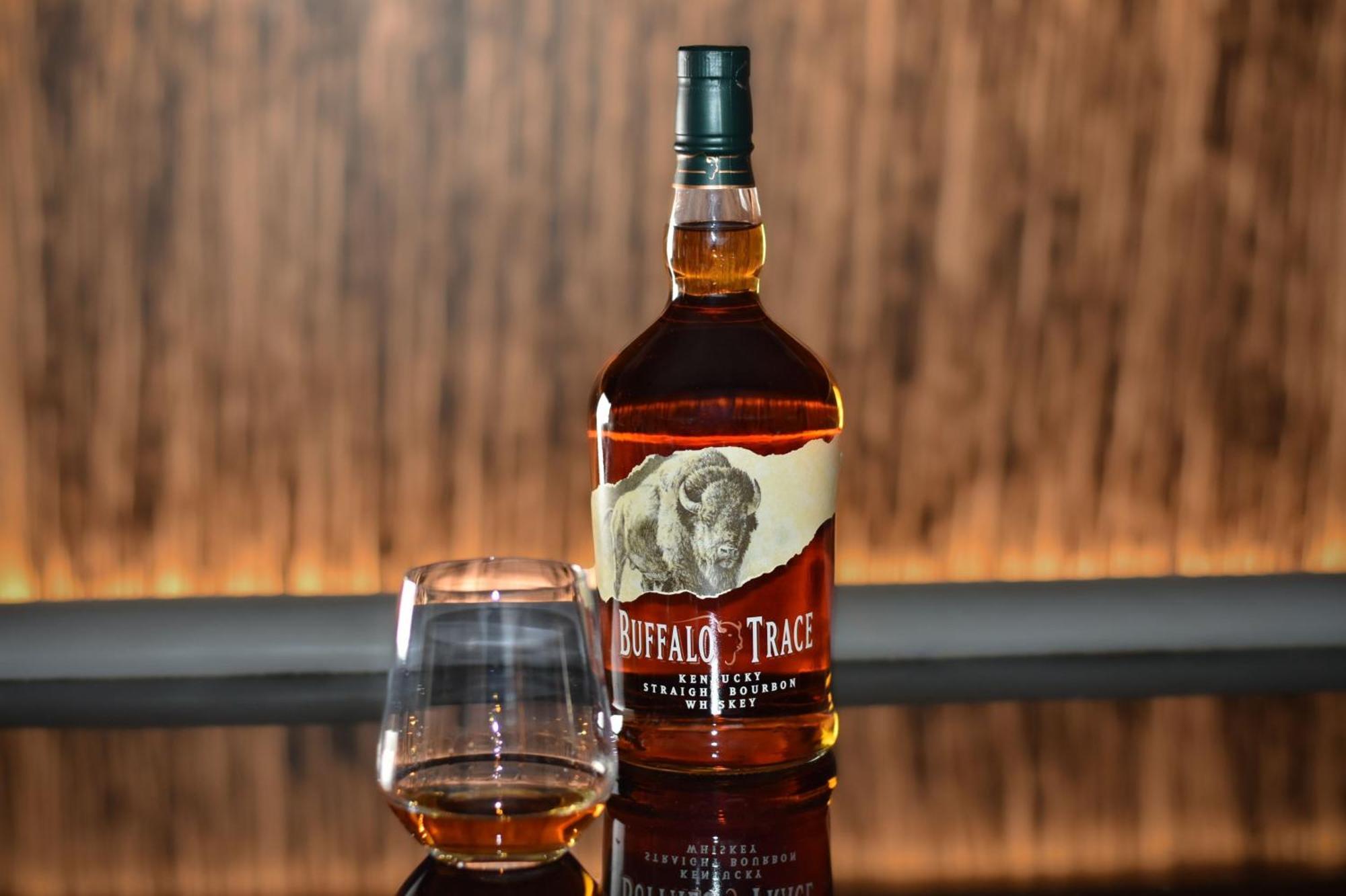 Cologne Marriott Hotel Bagian luar foto Buffalo Trace Bourbon
