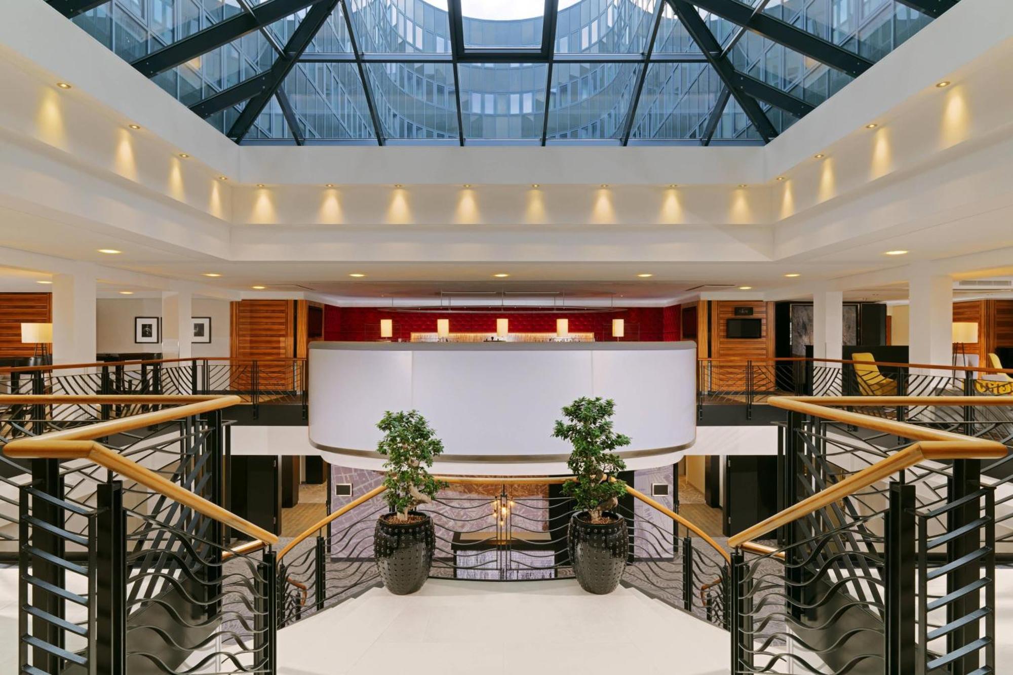 Cologne Marriott Hotel Bagian luar foto The lobby of the hotel